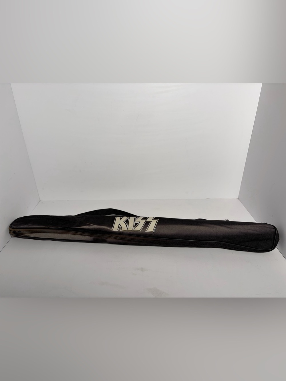 KISS Destroyer Pool Cue 20 oz 57 3/8” Billiards Stick w/ Case - Picture 14 of 16